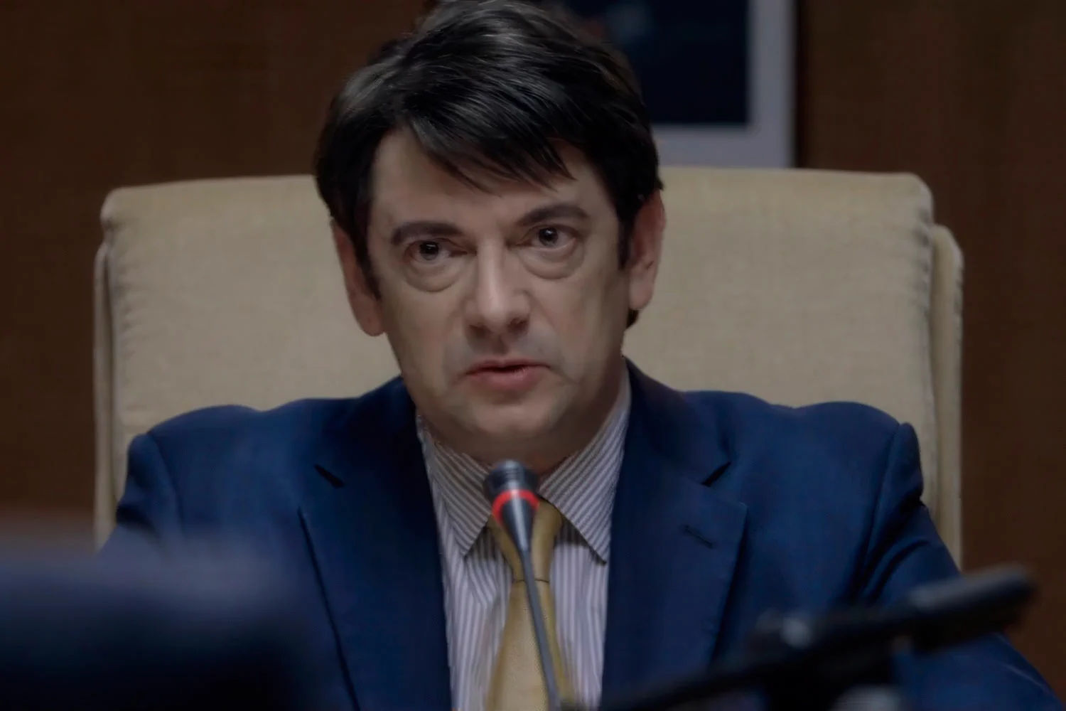 Manolo Solo interpretando al juez instructor del caso Bárcenas, en B (2015), de David Ilundain Manolo Solo interpretando al juez instructor del caso Bárcenas, en B (2015), de David Ilundain