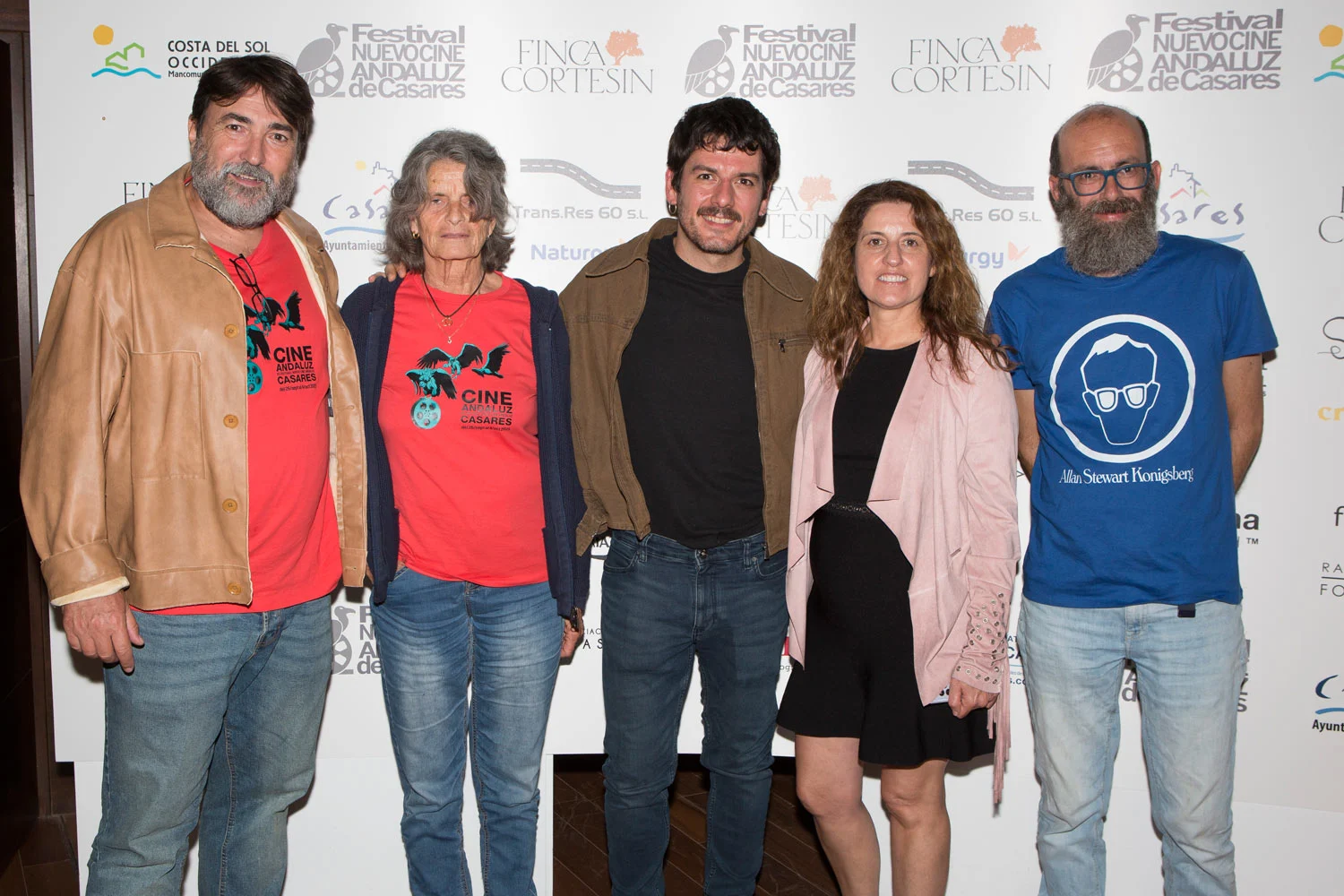 Antonio Araque con parte del equipo de organización del Festival Antonio Araque con parte del equipo de organización del Festival