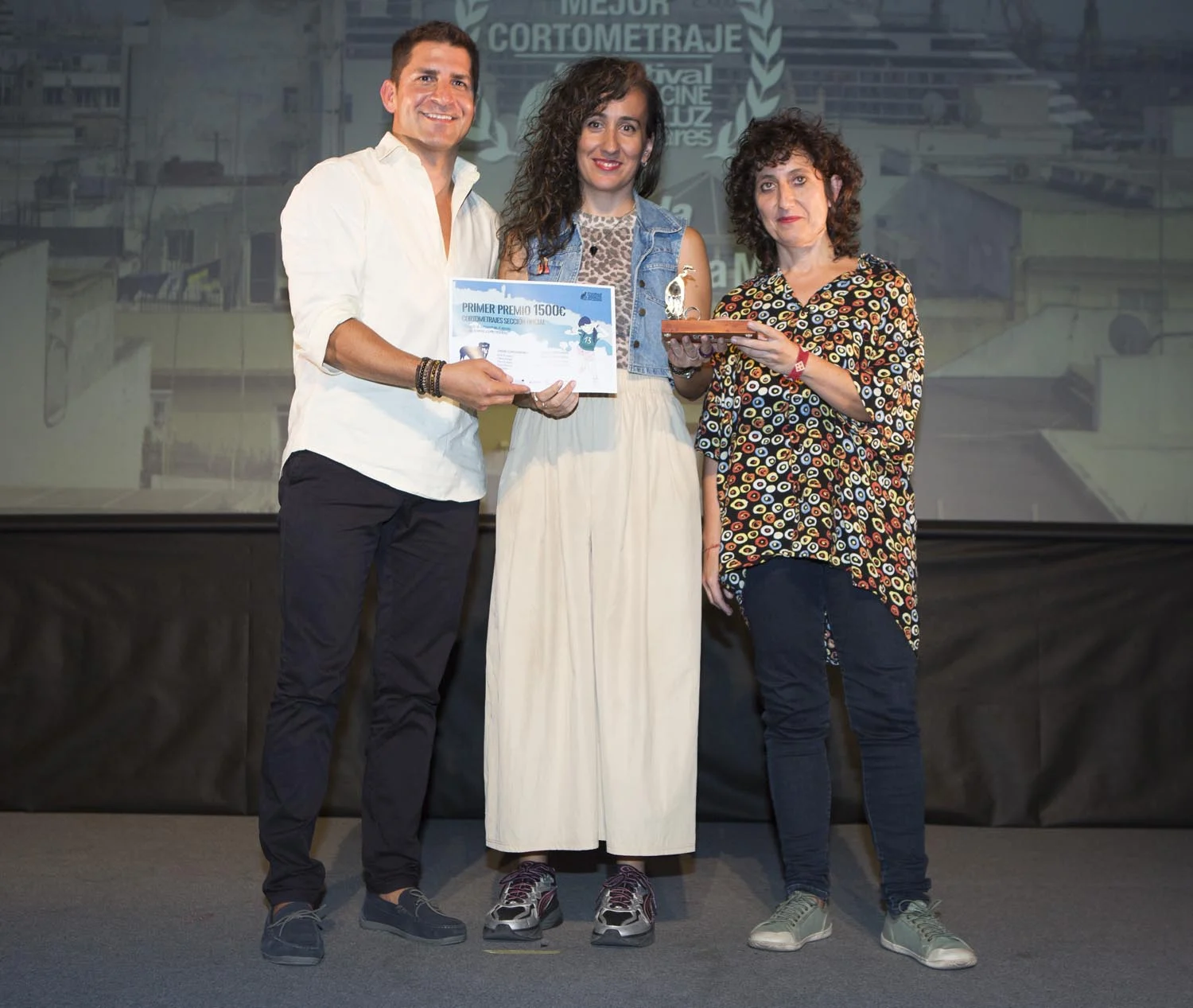 'A escala', de Leo Jiménez y Delia Márquez, se lleva el premio al Mejor Cortometraje de la sección Oficial